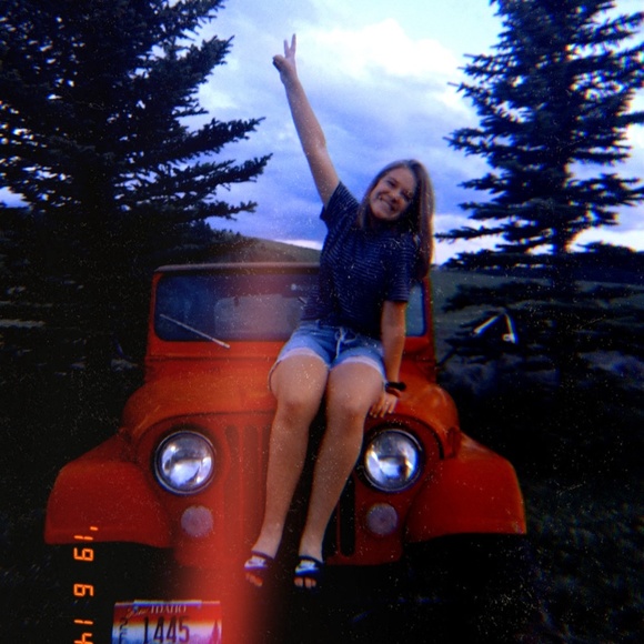 Profile Picture of Macie Trane (@maciemaroo) on Poshmark