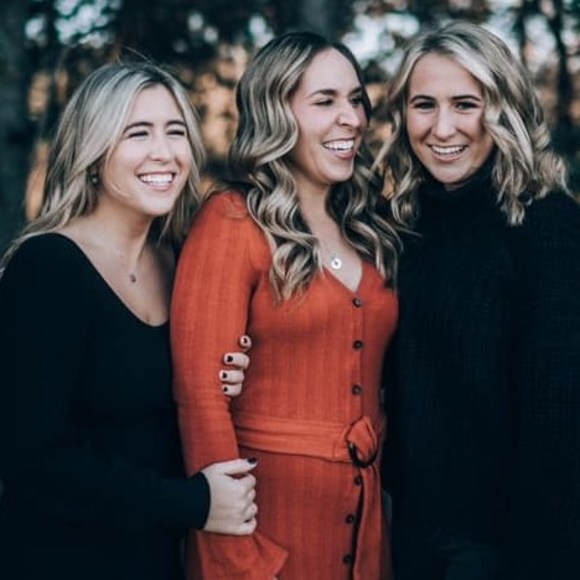 Profile Picture of Alex Kent (@kentalex) on Poshmark