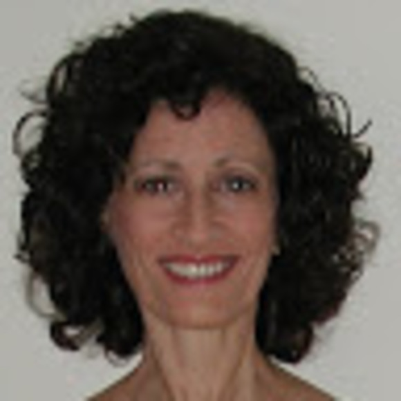 Profile Picture of Hillary Marks (@mamab306) on Poshmark