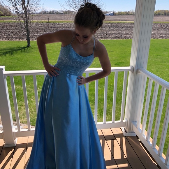Profile Picture of Abby Mackenthun (@abbymackenthun) on Poshmark