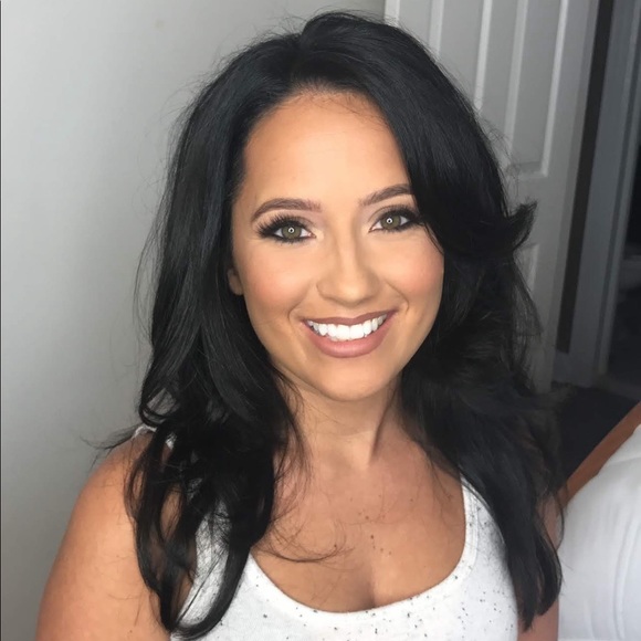 Profile Picture of Deanna Lamego (@deelamego) on Poshmark