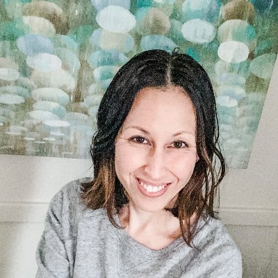 Profile Picture of Michelle Coffey (@m_cof) on Twitter