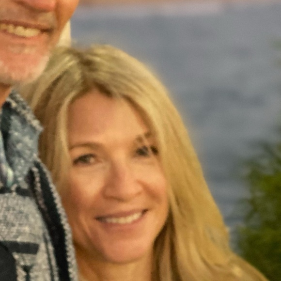 Profile Picture of James hill Real estate (@jandlhill2017) on Poshmark