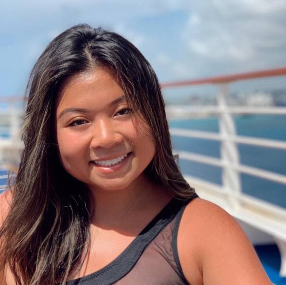 Profile Picture of Kelli Nguyen (@kellinguyen) on Poshmark