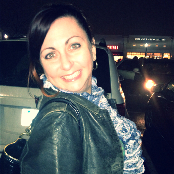 Profile Picture of Amy Ortiz (@amalia0902) on Poshmark