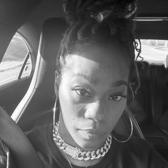 Profile Picture of Abeni Kae (@miss_abeni) on Poshmark