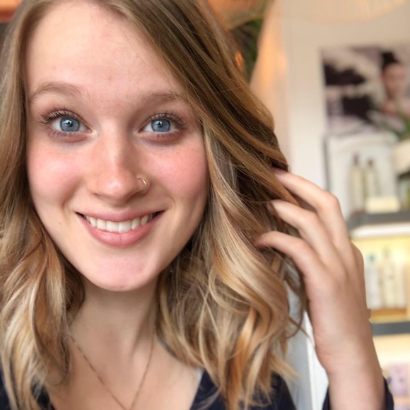 Profile Picture of Amanda Kopp (@akej2021) on Poshmark