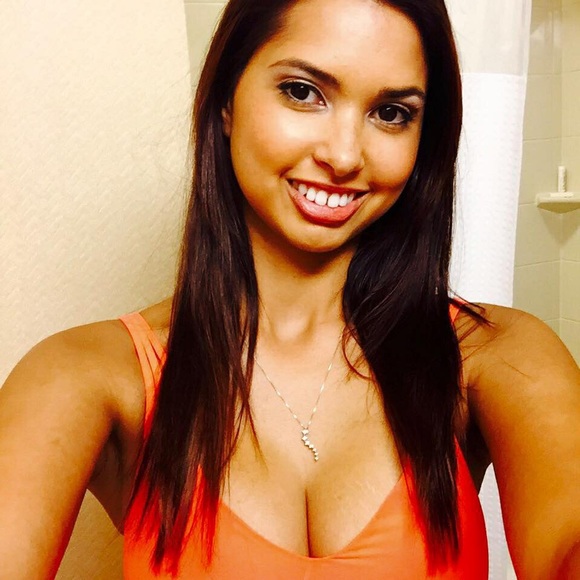 Profile Picture of Cleo Edwards (@csedwards88) on Poshmark