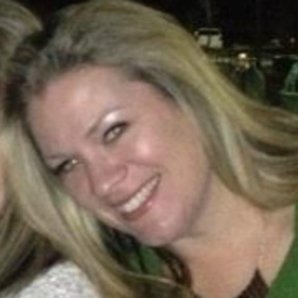 Profile Picture of Jennifer Pendergraft (@jensampen) on Poshmark