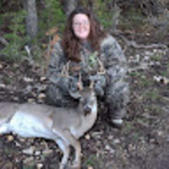 Amanda Hennard - Poshmark Profile Picture of Amanda Hennard (@amandahennard) on Poshmark