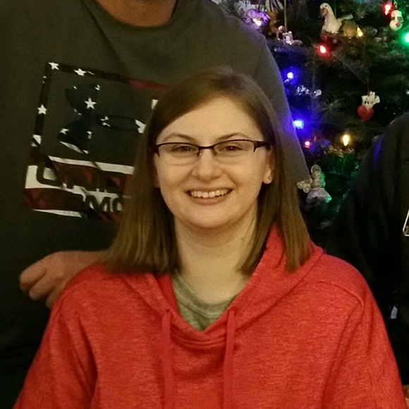 Profile Picture of Alicia Devlaeminck (@missxmas) on Poshmark