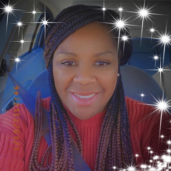 Profile Picture of Amanda Mccarroll (@iloveu20057) on Poshmark