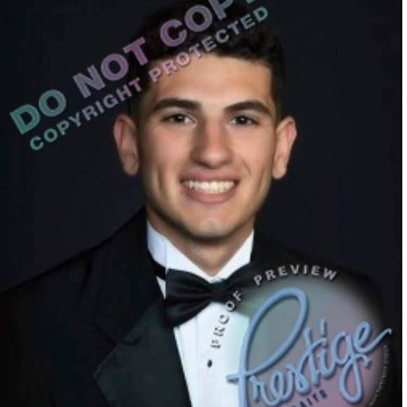 Daniel Gigliotti - Poshmark Profile Picture of Daniel Gigliotti (@danielgiglio493) on Poshmark