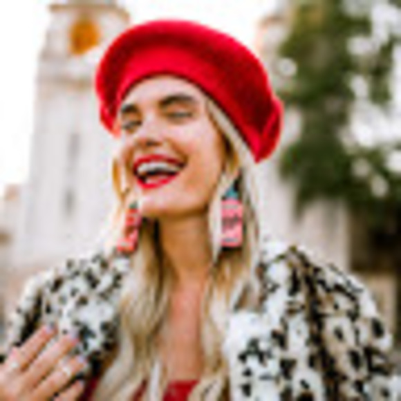 Profile Picture of Casey Goode (@casey_goode) on Poshmark