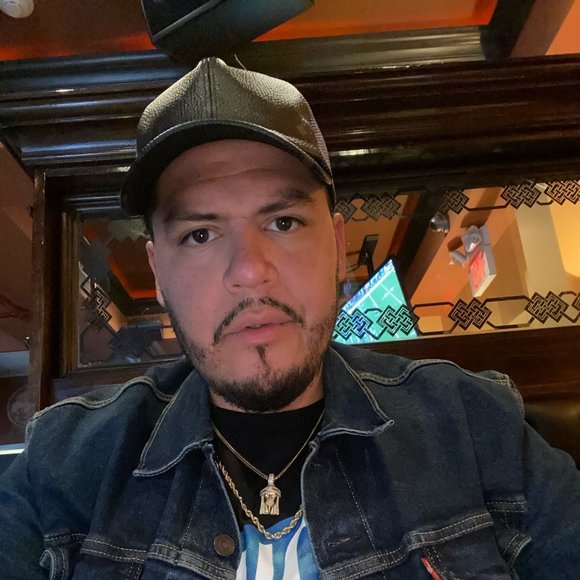 Profile Picture of Eman Scissorhand (@escissorhand) on Poshmark