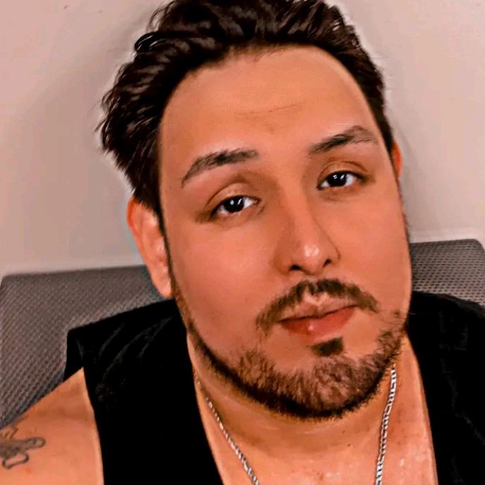 Profile Picture of Steve Manson (@shllina) on Tiktok