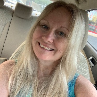 Profile Picture of Dee Hughes (@DeeHugh23182070) on Twitter