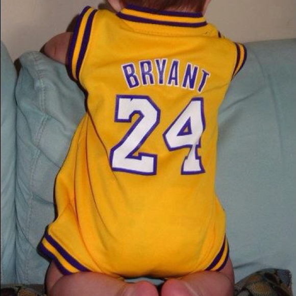 Profile Picture of Sarah Tomas (@shoeaddict6) on Poshmark