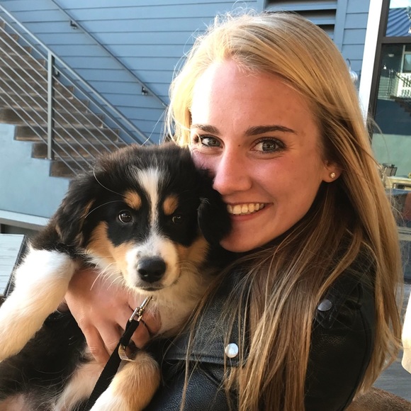 Profile Picture of Ellie Ivancich (@eivancich) on Poshmark