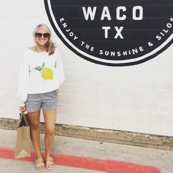 Profile Picture of Laura Kobliska (@lauramkobliska) on Poshmark