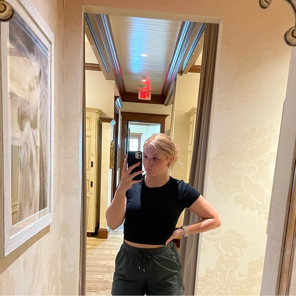 Profile Picture of Sam Vanzandt (@samvanzandt1) on Poshmark