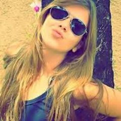 Profile Picture of Julia Lennon (@julialennon6) on Twitter