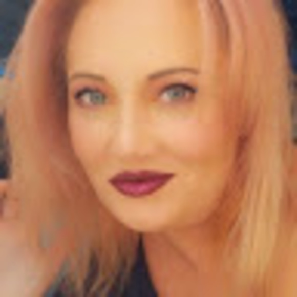 Profile Picture of Michelle Sferrazza (@msferrazza34) on Poshmark