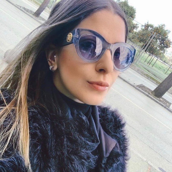 Profile Picture of Valeria Ocando (@valeocando) on Poshmark