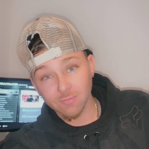 Austin Coyle - Poshmark Profile Picture of Austin Coyle (@austincoyle2819) on Poshmark