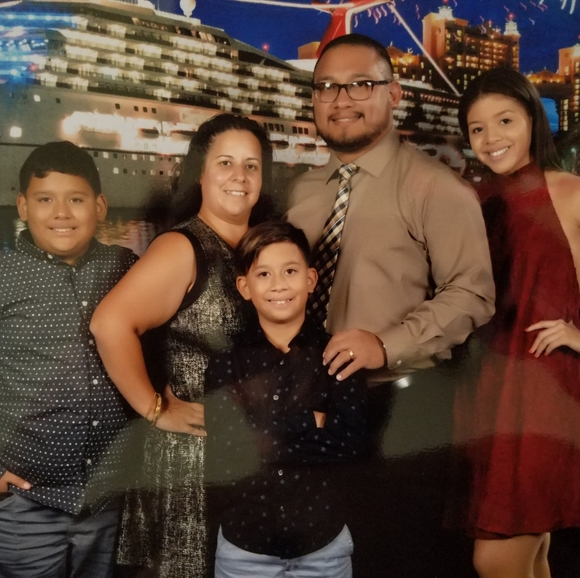 Profile Picture of Cesar Perez (@cesareperez) on Poshmark