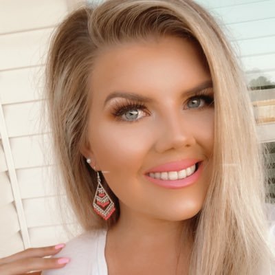 Profile Picture of Cassie (@cassie_lindsay) on Twitter