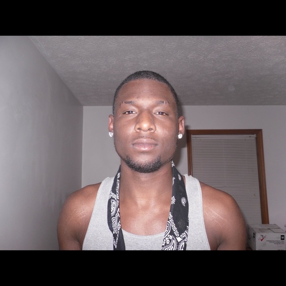 Profile Picture of Kenneth Gant (@kennethgant) on Poshmark