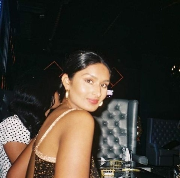 Profile Picture of Amanda Marriott (@maannddiiee) on Poshmark