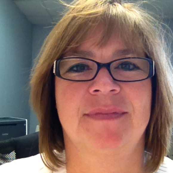 Profile Picture of Pam Fischer (@pmfisch1) on Poshmark