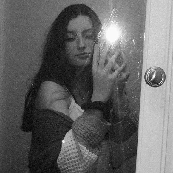 Kassi Lydon - Poshmark Profile Picture of Kassi Lydon (@kassibabyxox) on Poshmark