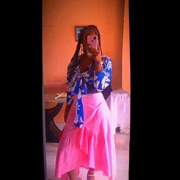 Profile Picture of Jehana Jehana (@jehanaquinones) on Poshmark