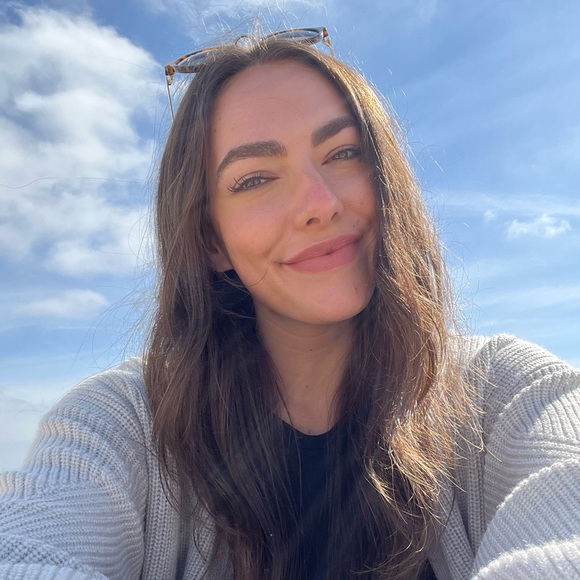 Profile Picture of Caroline Boyd (@carolineee1015) on Poshmark