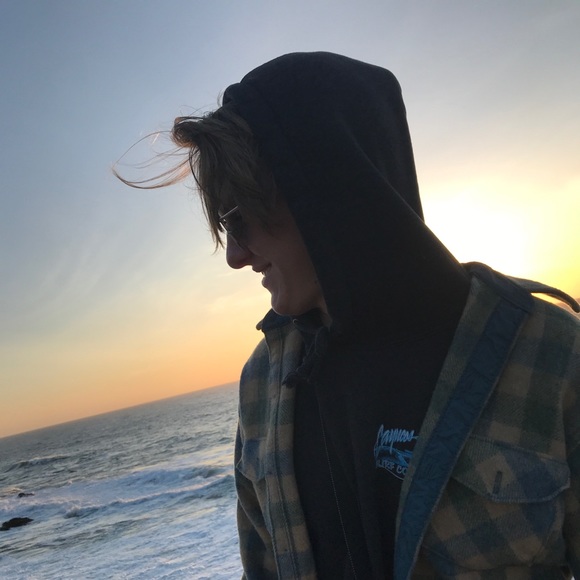 Profile Picture of Sam Jubb (@s_jubb) on Poshmark