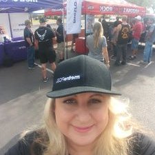 Profile Picture of Sarah Falzarano-Hooks (@FalzaranoHooks) on Twitter