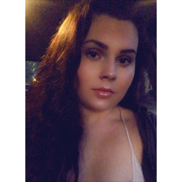 Profile Picture of Britney Mckenzie (@bjmckenzie17) on Poshmark