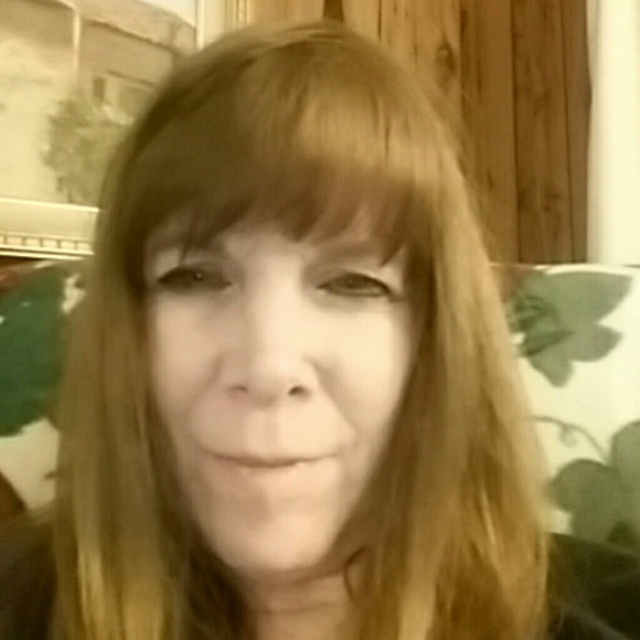 Profile Picture of Charlene Cresse (@cresse1231) on Poshmark