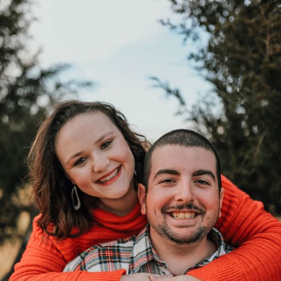 Profile Picture of Paige Blanton (@paige_blanton) on Poshmark