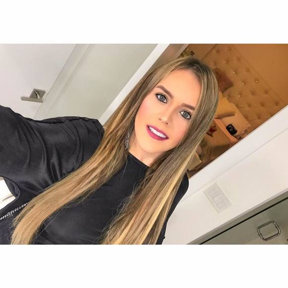 Sabrina Chiomento - Poshmark Profile Picture of Sabrina Chiomento (@sachiomento) on Poshmark