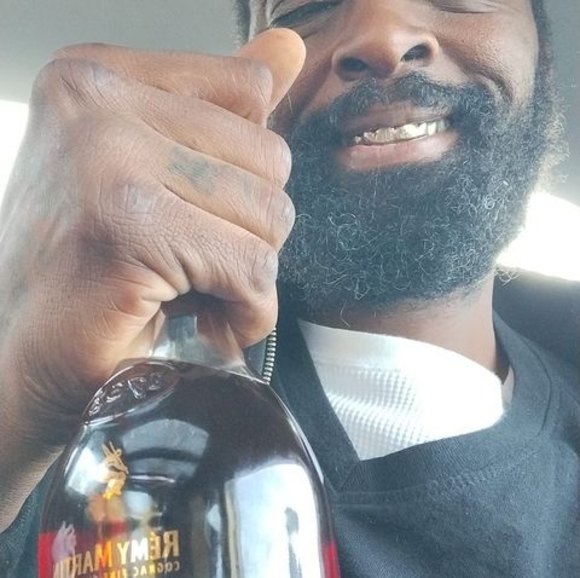 Profile Picture of Dorian Baxter (@dorianbax) on Poshmark