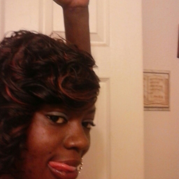 Profile Picture of Aleasha Hocutt (@lealea919) on Poshmark