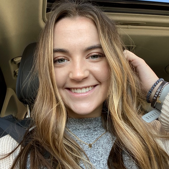 Profile Picture of Gracie Patterson (@gpatterson6) on Poshmark