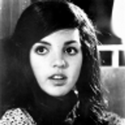 Profile Picture of Anne (@TeaAnnSugar) on Twitter