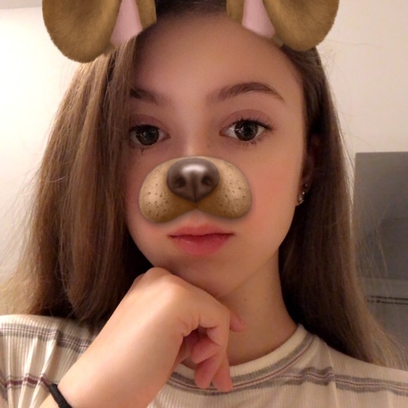 Profile Picture of Jillian Gochinski (@jgochinski) on Poshmark