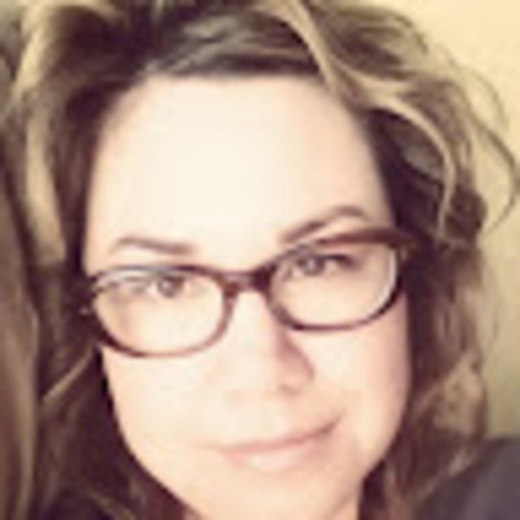 Profile Picture of Selena Schmidt (@selenas4540) on Poshmark