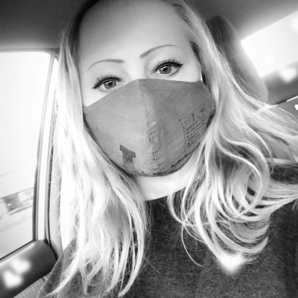 Profile Picture of Michelle Mettert (@michellemettert) on Poshmark